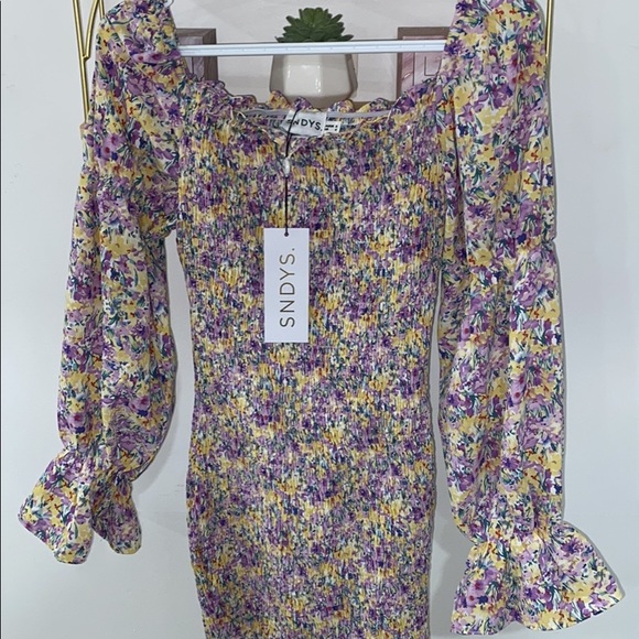 SNDYS BRAND NEW NEVER WORN FLORAL DRESS (Australian Boutique) - Picture 2 of 2